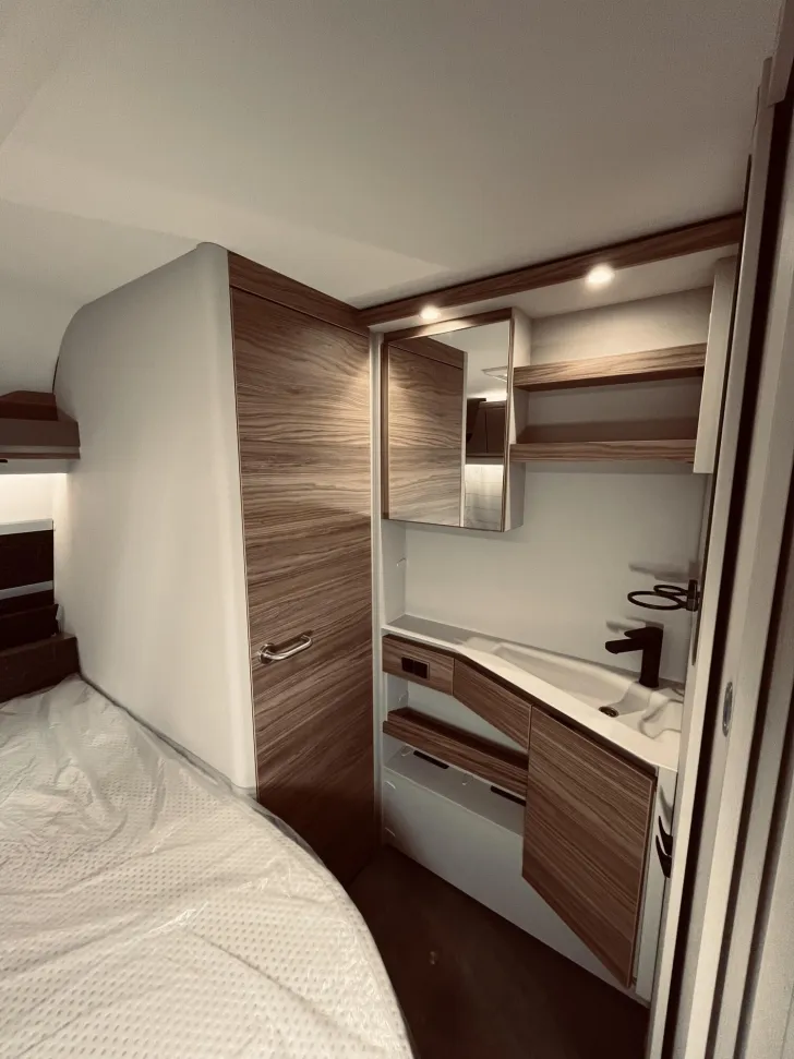 Fahrzeugbild Dethleffs Nomad 730 FKR 7 Schlafplätze, Mover #17