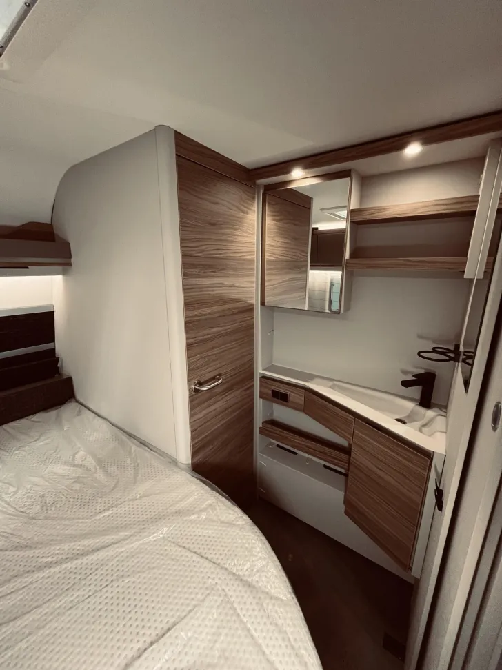 Fahrzeugbild Dethleffs Nomad 730 FKR 7 Schlafplätze, Mover #18