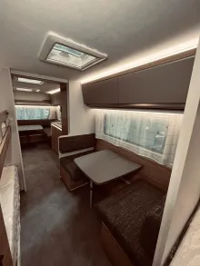 Fahrzeugbild Dethleffs Nomad 730 FKR 7 Schlafplätze, Mover #23