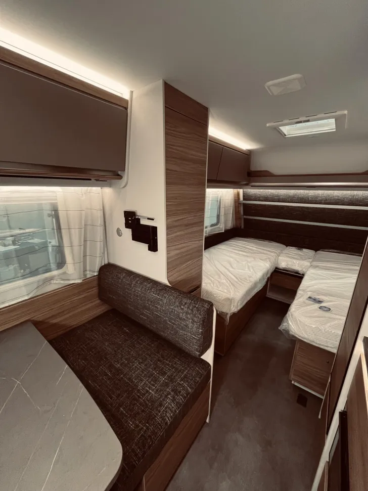 Fahrzeugbild Dethleffs Nomad 490 EST 8.100 EUR Vorteil! Mover #24