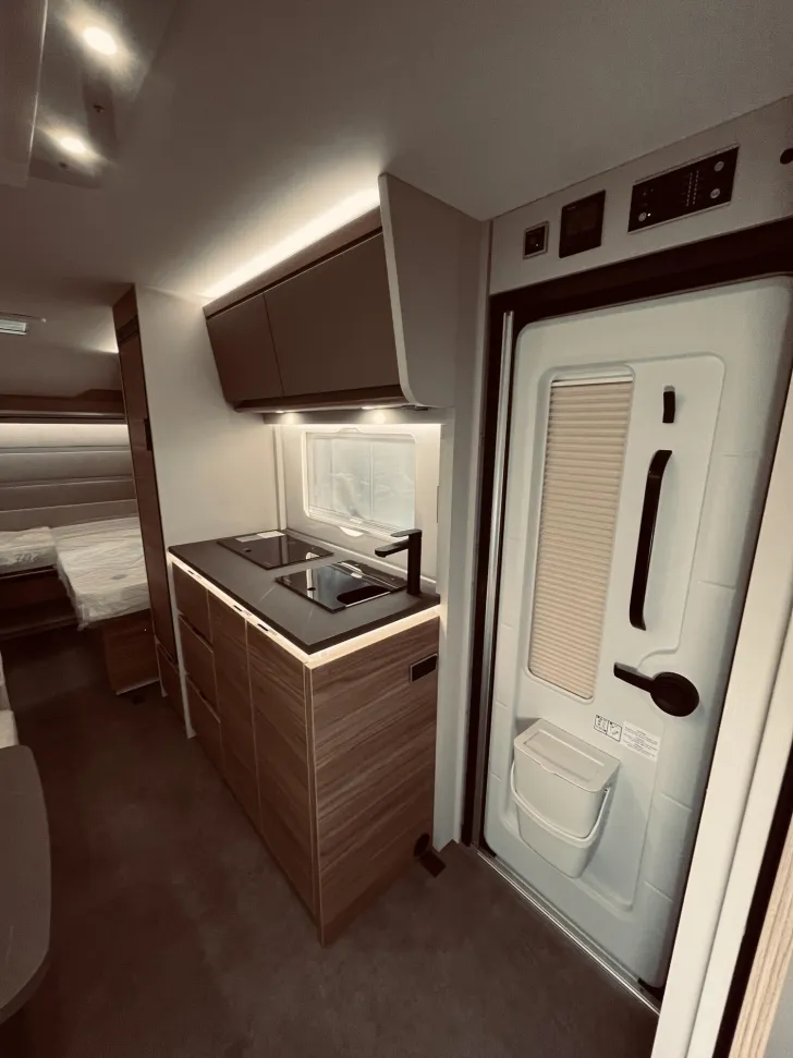 Fahrzeugbild Dethleffs Nomad 490 EST 7.410 EUR Vorteil! Mover #9