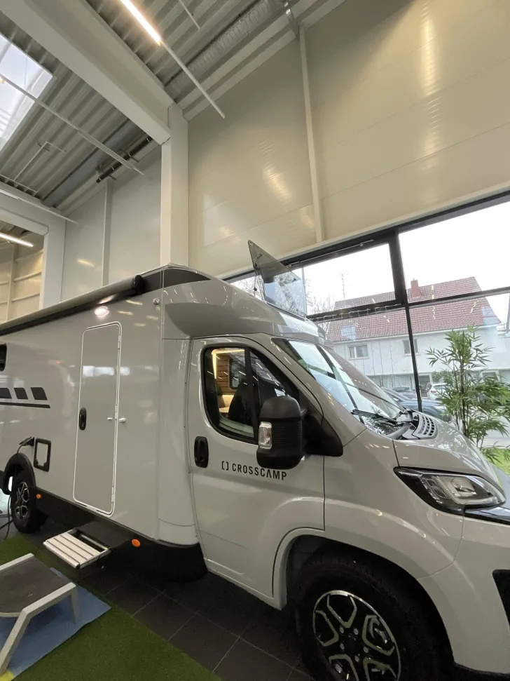 Fahrzeugbild Crosscamp EXPDN T 7.4 E Peugeot Hubbett, Router, TV, #3