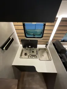 Fahrzeugbild Crosscamp EXPDN T 7.4 E Peugeot Hubbett, Router, TV, #21