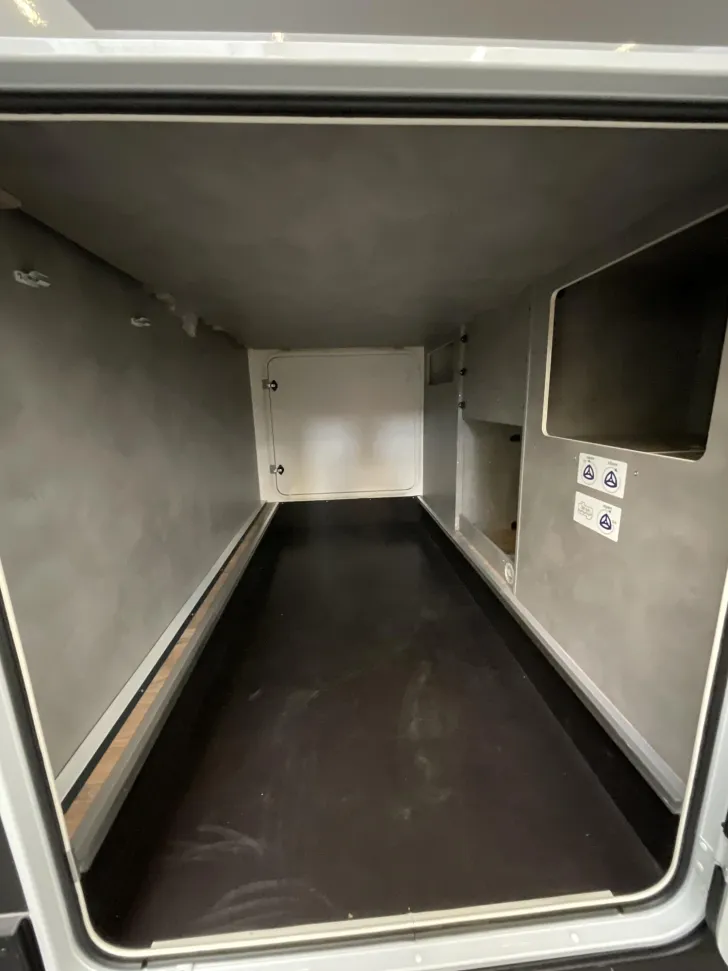 Fahrzeugbild Crosscamp EXPDN T 7.4 E Peugeot Hubbett, Router, TV, #23