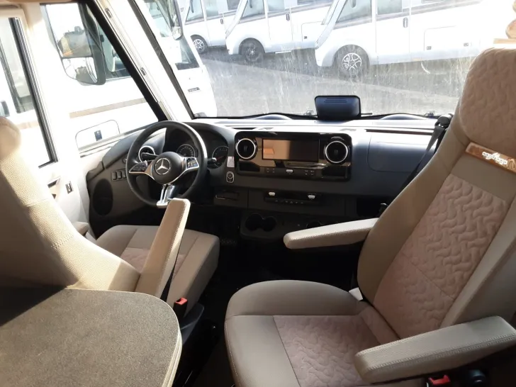 Fahrzeugbild Carthago C2-tourer I 145 RB LE comfort UVP: 162.015,- EUR #8