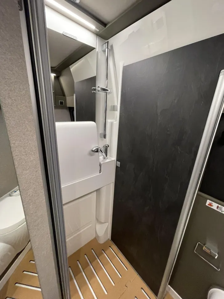 Fahrzeugbild Hymer Grand Canyon S Mercedes 700 #12