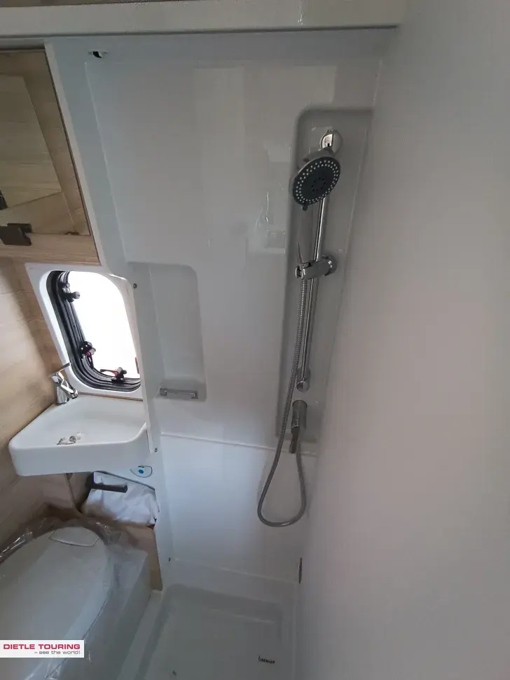 Fahrzeugbild Challenger Van Break Edition V114L Arctic, AHK #12