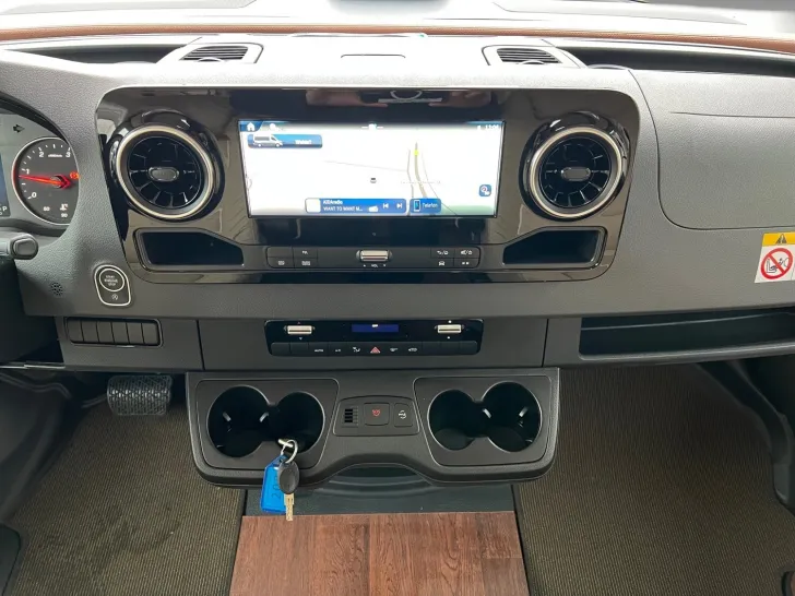 Fahrzeugbild Carthago chic c-line I 6.2 XL QB Mercedes (202) #11