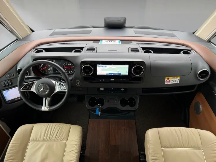 Fahrzeugbild Carthago chic c-line I 6.2 XL QB Mercedes (202) #12