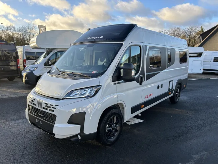 Fahrzeugbild Sunlight Cliff X 640 #2