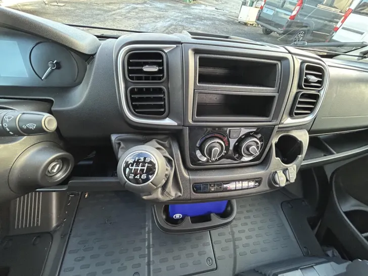 Fahrzeugbild Sunlight Cliff X 640 #18