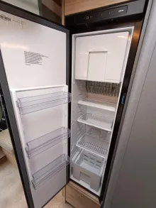 Fahrzeugbild Dethleffs Just Camp T 7052 EB Navi, Hubbett, RFK, Markise #12