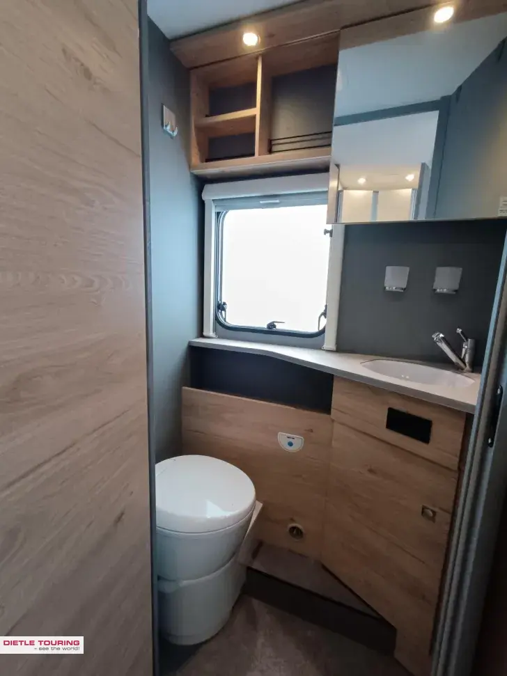 Fahrzeugbild Dethleffs Just Camp T 7052 EB Navi, Hubbett, RFK, Markise #13