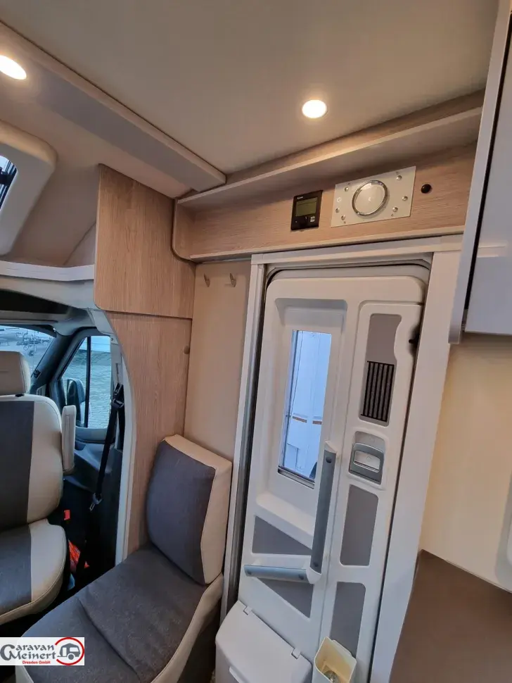 Fahrzeugbild Bürstner Lineo T 690 G #13