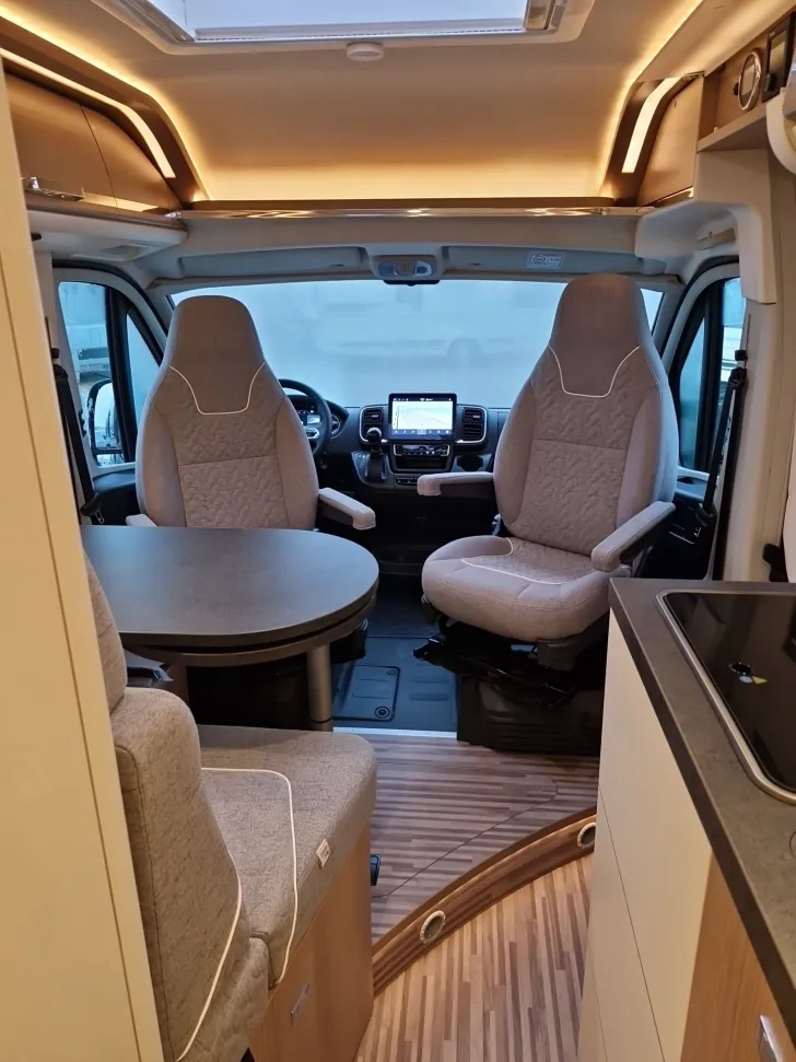 Fahrzeugbild Malibu CHARMING 640 LE RB COUPE #18
