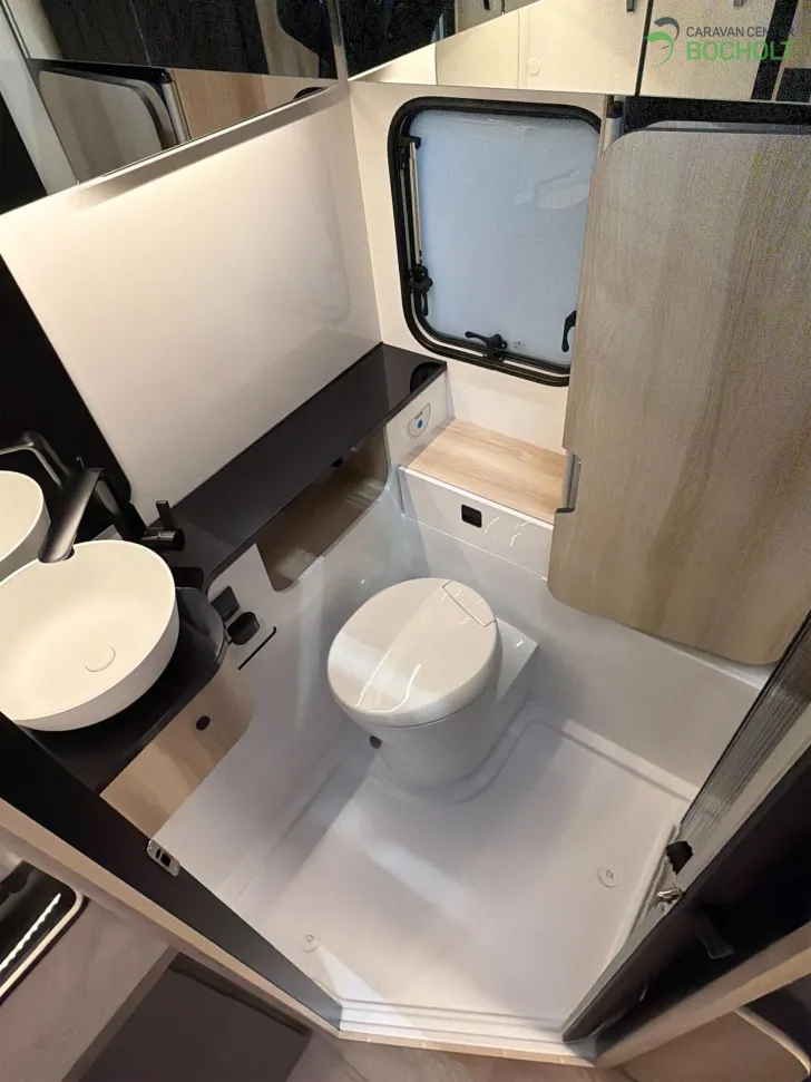 Fahrzeugbild Hobby De Luxe 460 SL Modell 2026 / 1500 kg #9