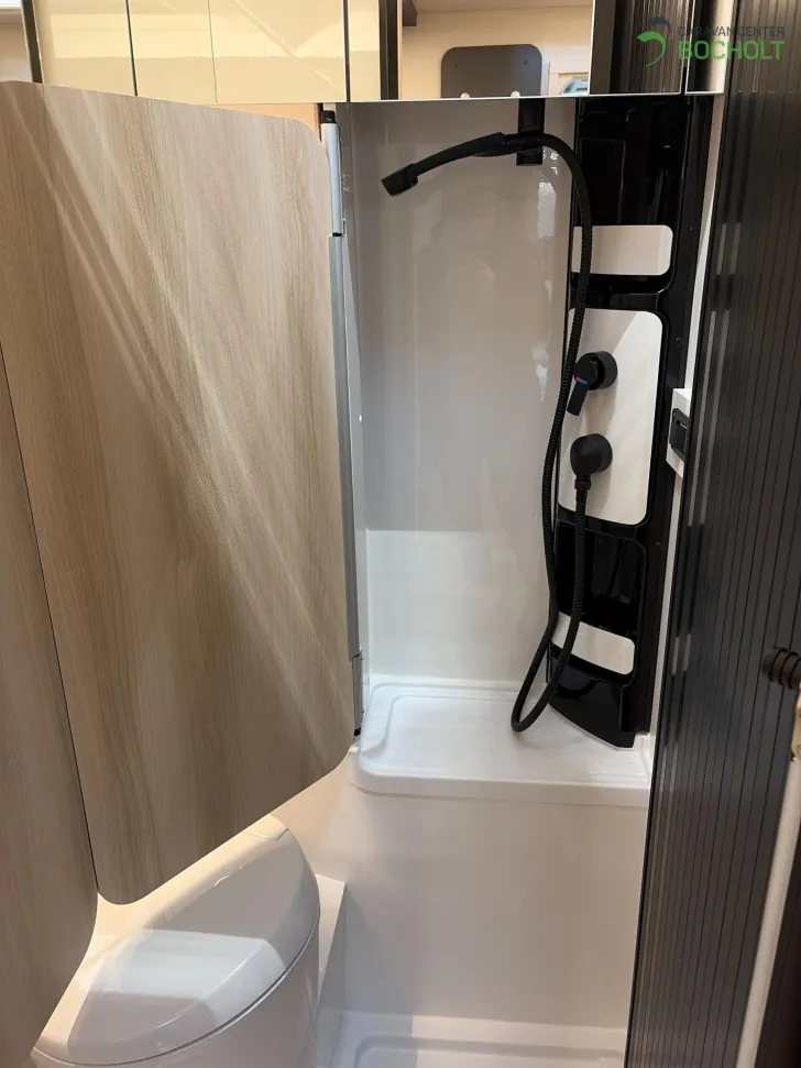 Fahrzeugbild Hobby De Luxe 460 SL Modell 2026 / 1500 kg #10