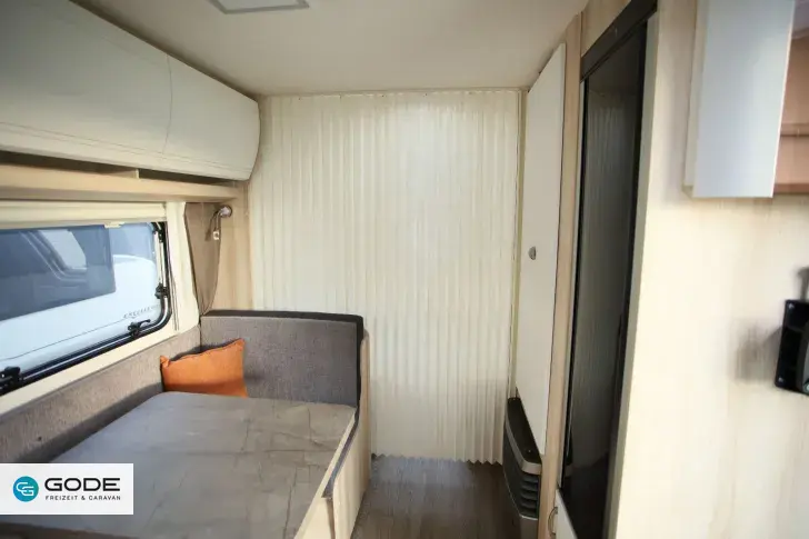 Fahrzeugbild Hobby De Luxe 460 SL/Bettverbreitung/Vorzeltsteckdose #10