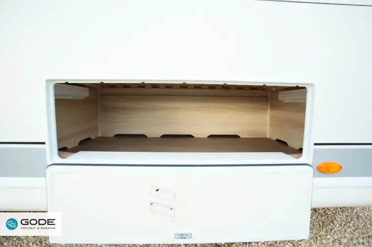 Fahrzeugbild Hobby De Luxe 460 SL/Bettverbreitung/Vorzeltsteckdose #25