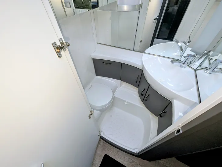 Fahrzeugbild Hobby Excellent Edition 540 UL #12