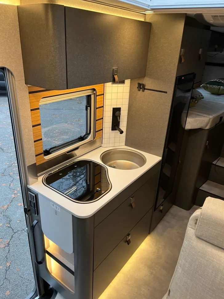 Fahrzeugbild Hymer ML-T 580 verlängertes Längsbett 212 cm #13