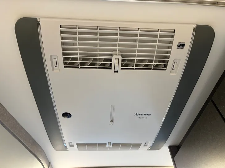 Fahrzeugbild Hymer ML-T 580 verlängertes Längsbett 212 cm #20