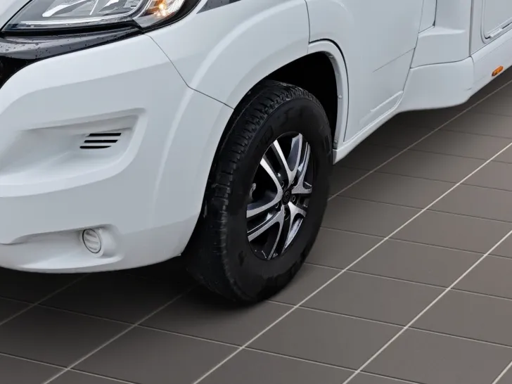 Fahrzeugbild Malibu T 490 LE #6