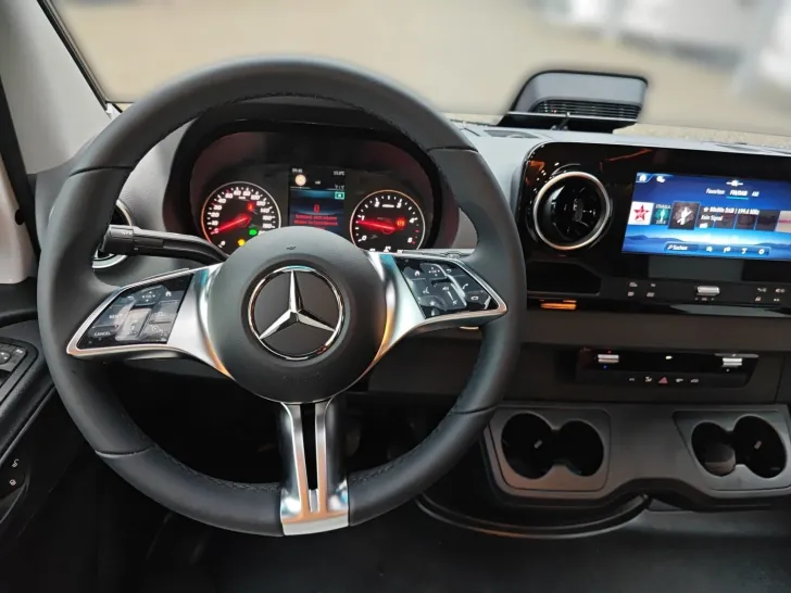 Fahrzeugbild Weinsberg CaraCompact Suite MB EDITION PEPPER 640 MEG LTE #8