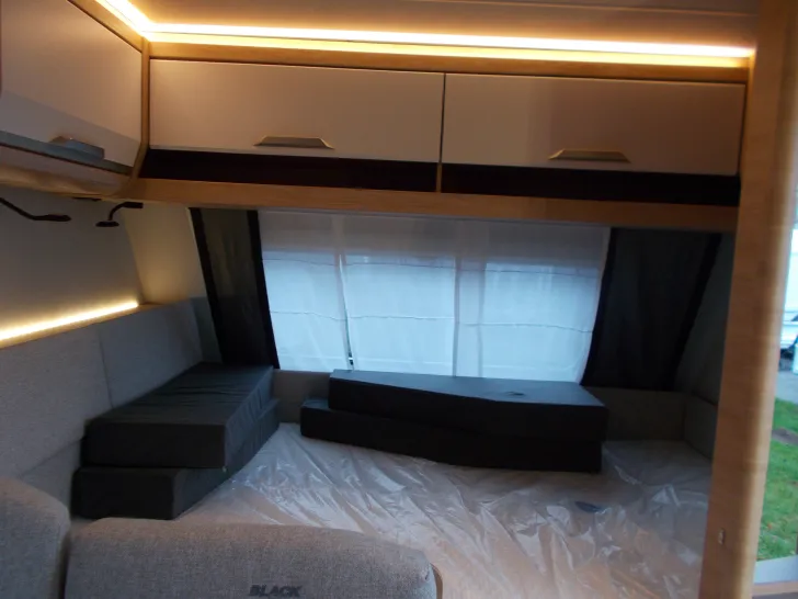 Fahrzeugbild Knaus Südwind 580 QS Black Selection 7 Schlafplätze #13