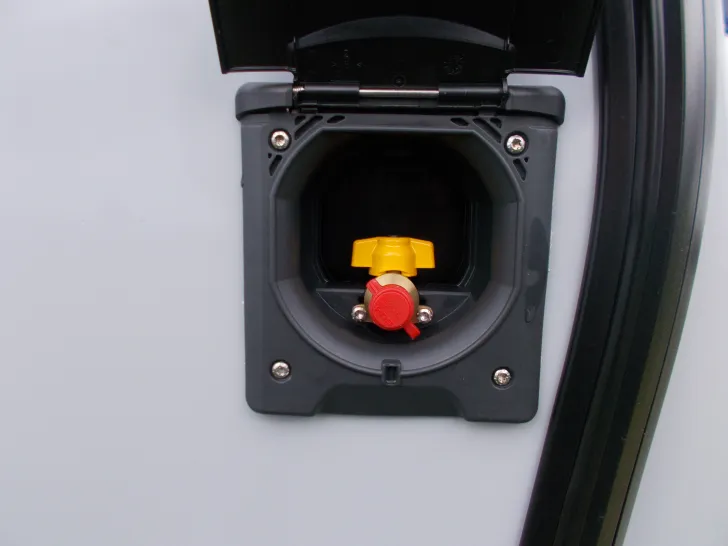 Fahrzeugbild Knaus Südwind 580 QS Black Selection 7 Schlafplätze #29