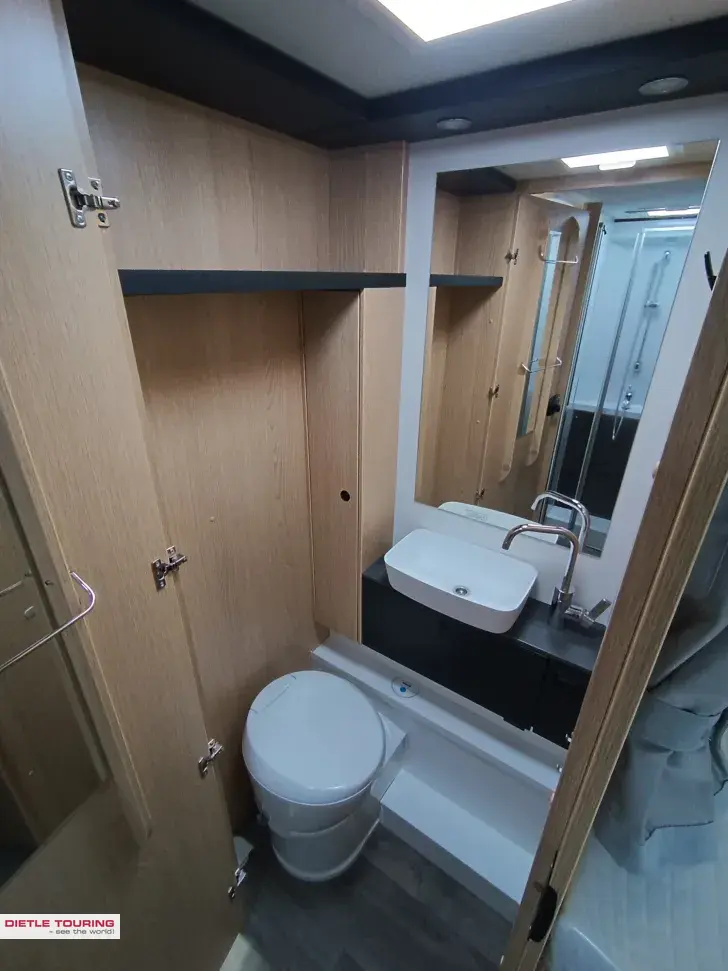 Fahrzeugbild Sunlight Adventure T Ford 680 Hubbett #12