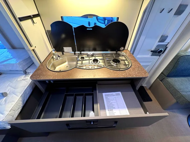 Fahrzeugbild Bürstner B66 520 TL Plus EINZELBETTEN|HUBBETT|GFK|DUSCHE #14