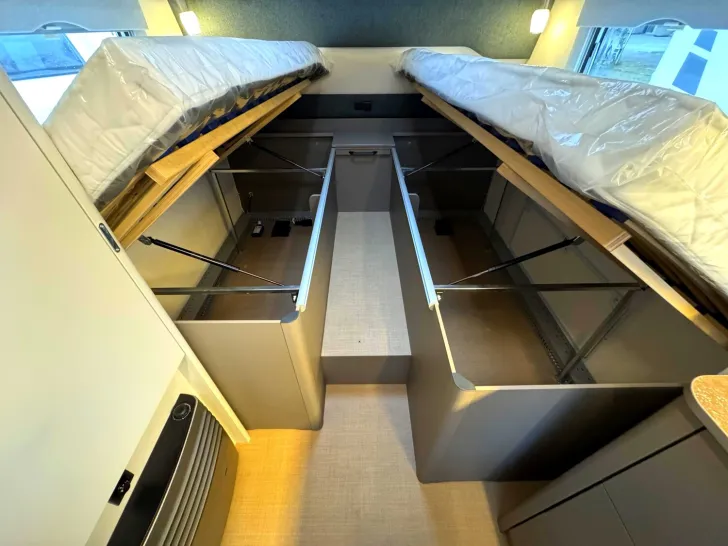 Fahrzeugbild Bürstner B66 520 TL Plus EINZELBETTEN|HUBBETT|GFK|DUSCHE #18