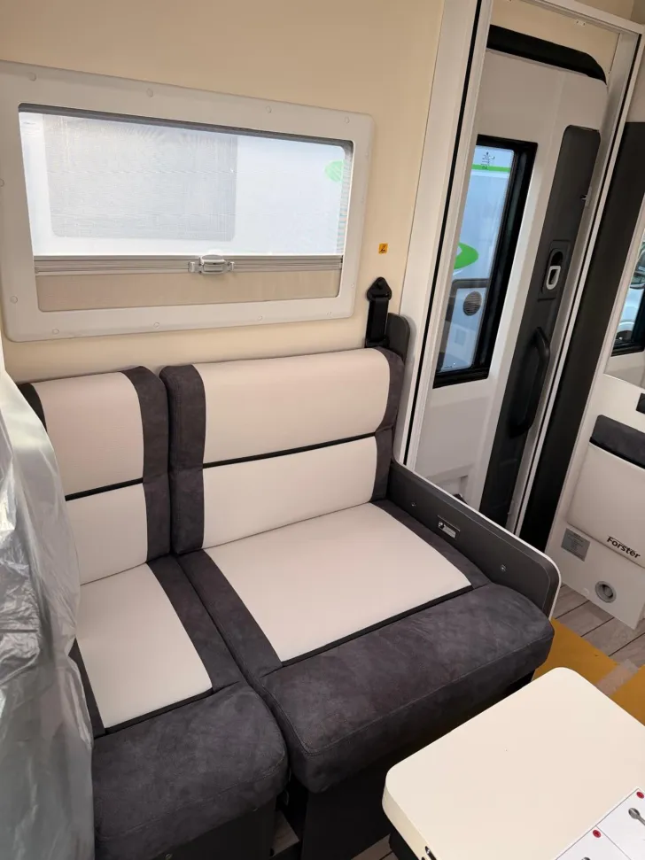 Fahrzeugbild Forster Coupe FT639LF #8