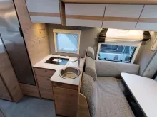 Fahrzeugbild Dethleffs Just Camp T 6812 EB Markise, RFK, Hubbett #9