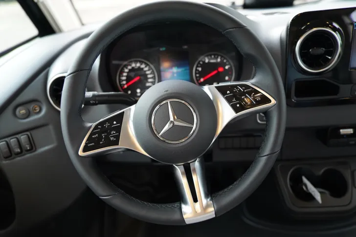 Fahrzeugbild Malibu I 470 RB LE K comfort Mercedes 26 32" DISTRONIC #12