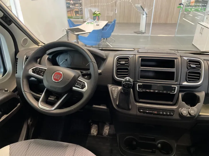 Fahrzeugbild VANTourer 600 D Truma E / Rahmenfenser / Markise #8