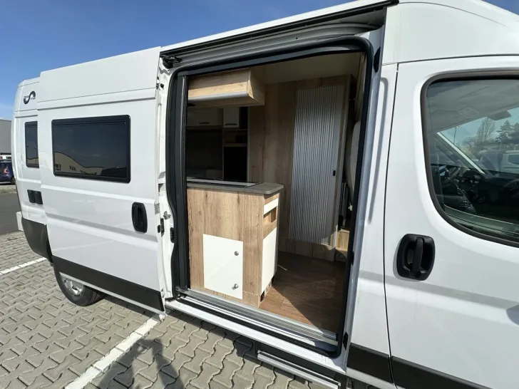 Fahrzeugbild Megamobil Mega Twin 600 Winterpaket Truma 6 Diesel Elektrik Truma AIR #6