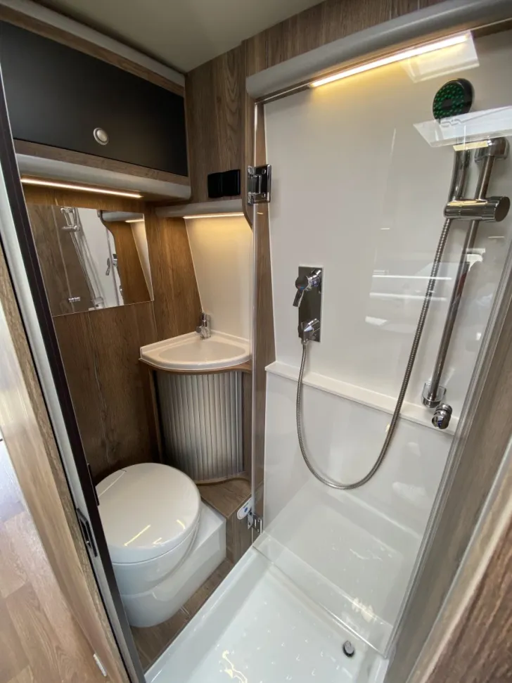 Fahrzeugbild Megamobil Mega Lounge 540 TV Truma D/E AIR MAXF. LPG-Tank Markise LFP Navi #8
