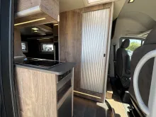 Fahrzeugbild Megamobil Mega Lounge 600 S 4x4 Truma 6 D+E Markise AHK Navi RFK #8