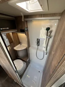Fahrzeugbild Megamobil Mega Lounge 600 S 4x4 Truma 6 D+E Markise AHK Navi RFK #10