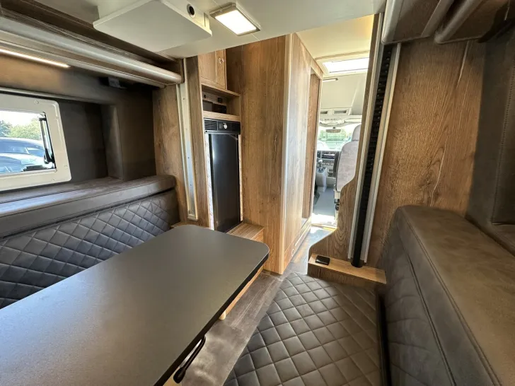 Fahrzeugbild Megamobil Mega Lounge 600 S 4x4 Truma 6 D+E Markise AHK Navi RFK #15