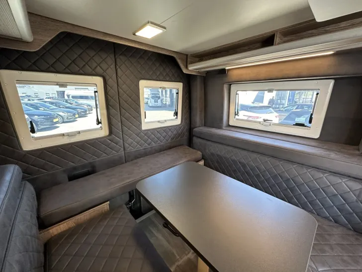 Fahrzeugbild Megamobil Mega Lounge 600 S 4x4 Truma 6 D+E Markise AHK Navi RFK #16