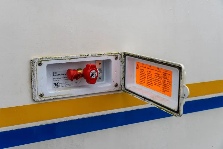 Fahrzeugbild Eura Mobil C 742 EBF *AHK*2xSolar*SAT*Markise*Radio*1.Hand* #7