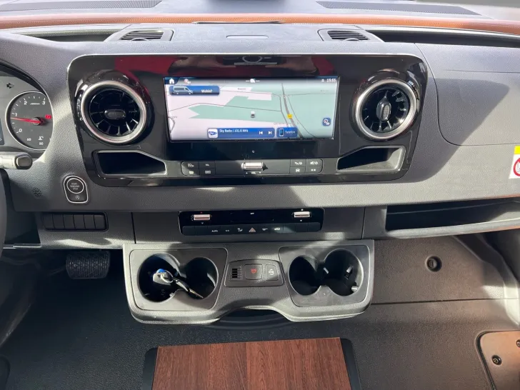 Fahrzeugbild Carthago chic c-line I 6.2 XL QB Mercedes (209) #11