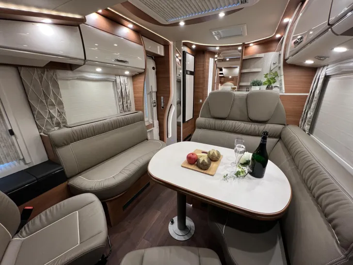 Fahrzeugbild Carthago chic c-line I 6.2 XL QB Mercedes (209) #16