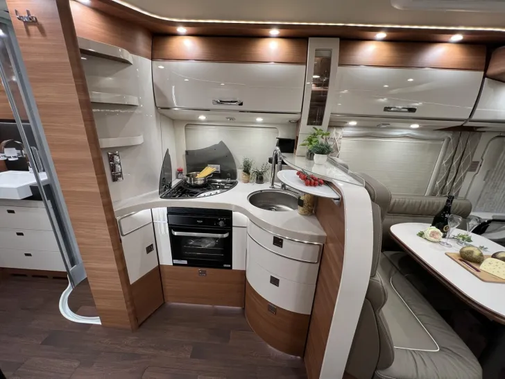 Fahrzeugbild Carthago chic c-line I 6.2 XL QB Mercedes (209) #21