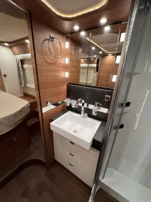 Fahrzeugbild Carthago chic c-line I 6.2 XL QB Mercedes (209) #32