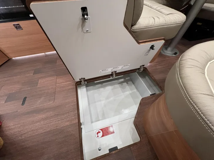Fahrzeugbild Carthago chic c-line I 6.2 XL QB Mercedes (209) #38