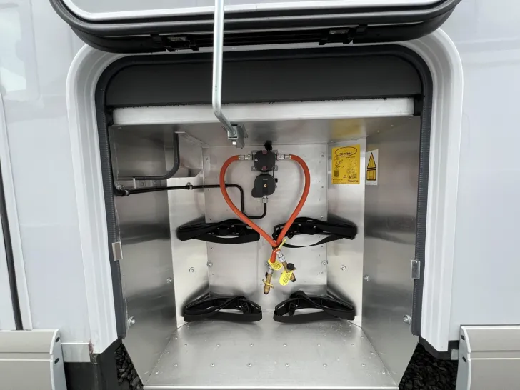 Fahrzeugbild Carthago chic c-line I 6.2 XL QB Mercedes (209) #41